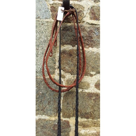 Bride anglaise en cuir avec point fantaisie et belles rênes pour cheval Bride anglaise en cuir avec point fantaisie et belles rênes pour cheval